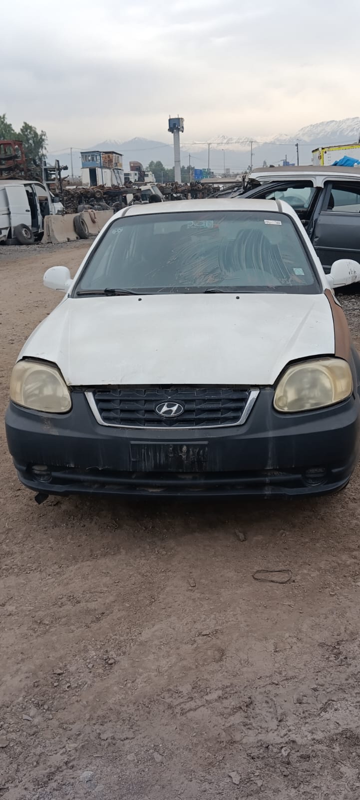 Hyundai ACCENT 2000 - 1 REPUESTO USADO/USADA EN DESARME